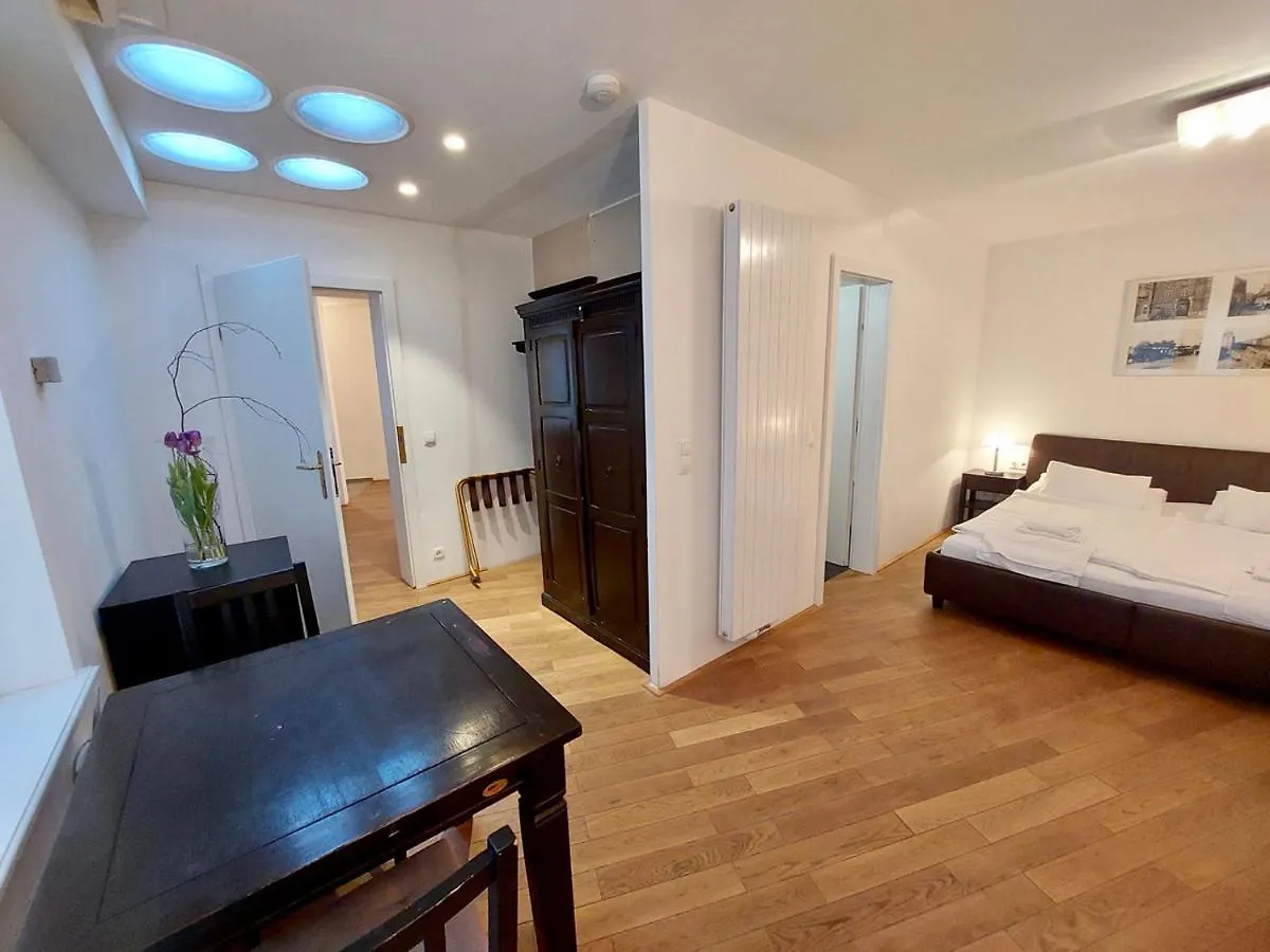 Vienna Studio Apartments Avusturya
